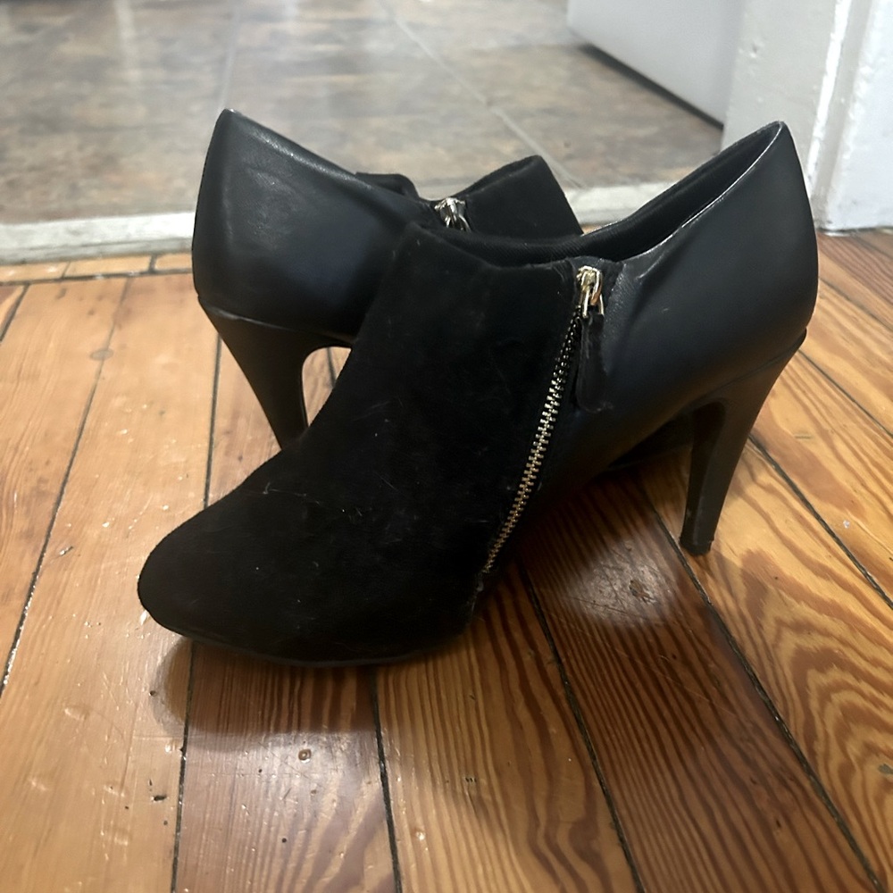 Dexflex Comfort Suede Leather Zip Ankle High Heel Booties